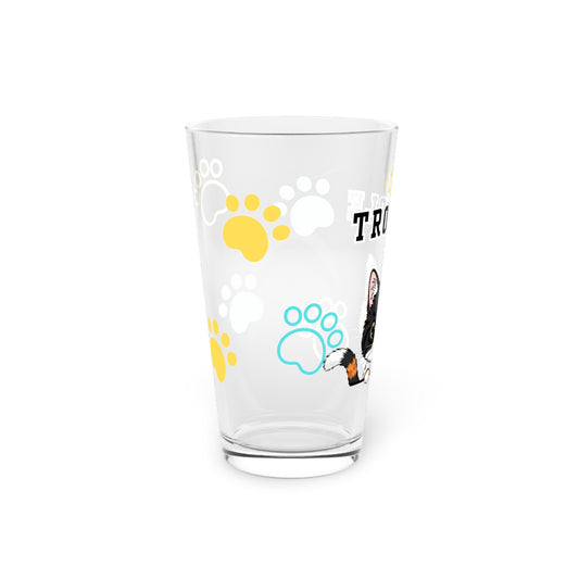 Short hair chimera cat Tiny Trouble Pint Glass